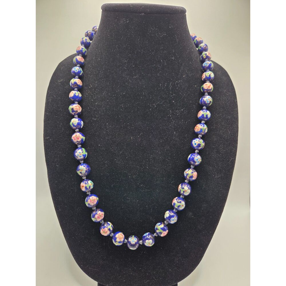 1823. Vintage Blue Floral Cloisonné Hand Knotted Necklace